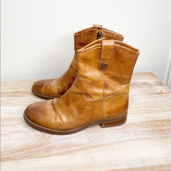 Vince Camuto Shoes - vince camuto brown leather distressed boots made in brazel size 8